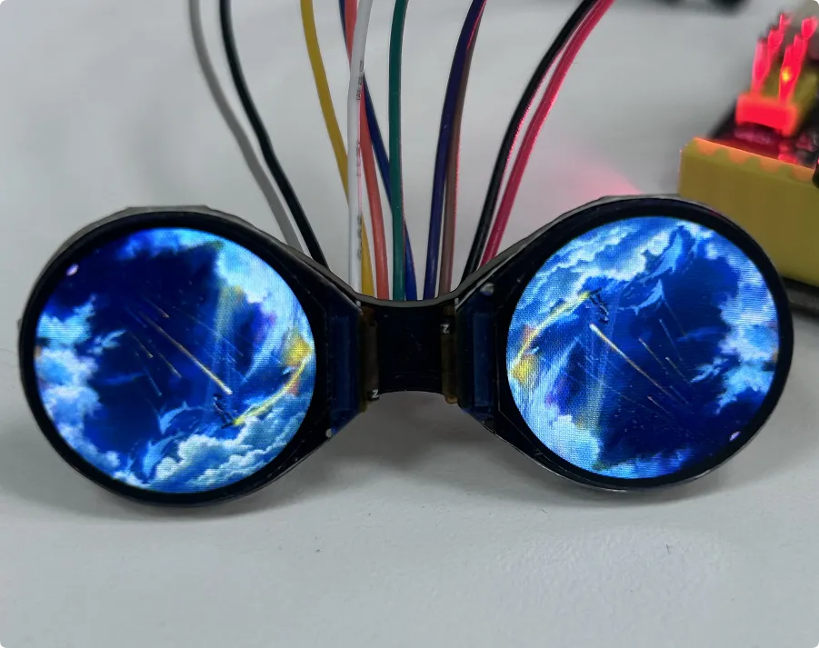 0.71inch DualEye LCD Module Arduino UNO R4 示例运行效果