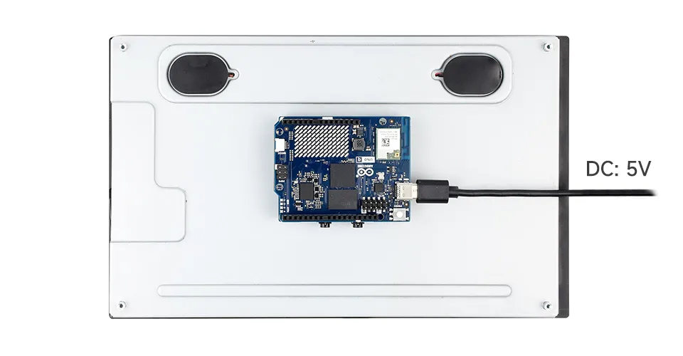 电源连接到 UNO Q 的 USB-C 接口